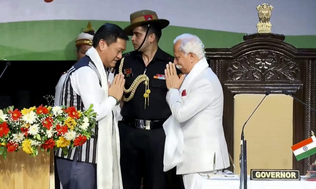 Arunachal Pradesh: तीसरी बार अरुणाचल प्रदेश के मुख्यमंत्री बनने वाले पेमा खांडू के बारे में जानें खास बातें 3 13061 Pti06 13 2024 000047B