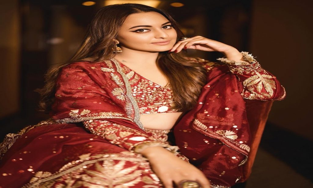 जूनियर शॉटगन हैं सोनाक्षी सिन्हा, कभी वजन के लिए हुई ट्रॉल, आज करती है दमदार रोल 6 1368415186 2