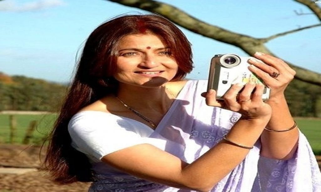Happy Birthday Sarika: पति के एक्स्ट्रा मैरिटल अफेयर से तंग आकर सुसाइड करने की कोशिश की, फिर उठाया ये कदम 4 1744716554