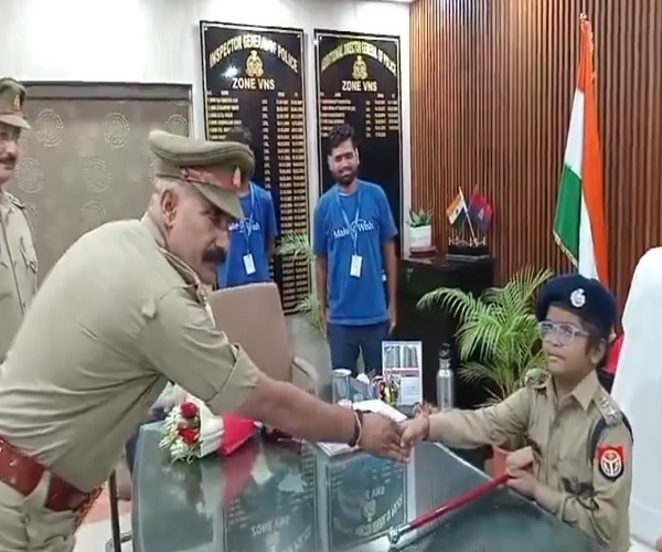 Photos: बिहार का कैंसर पीड़ित मासूम जब वाराणसी का Adg बना, खाकी वर्दी पहनकर एक्शन में दिखा प्रभात 4 1Wer