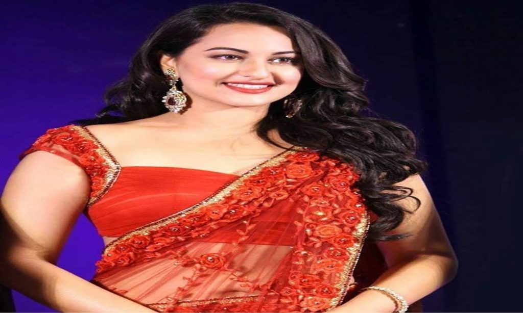 जूनियर शॉटगन हैं सोनाक्षी सिन्हा, कभी वजन के लिए हुई ट्रॉल, आज करती है दमदार रोल 5 639014068