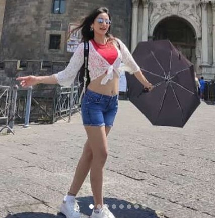साउथ से Bhojpuri Industry में आईं ये एक्ट्रेस की फीस जानकर हो जाएंगे हैरान 4 Harshika Poonacha Bhojpuri Actress