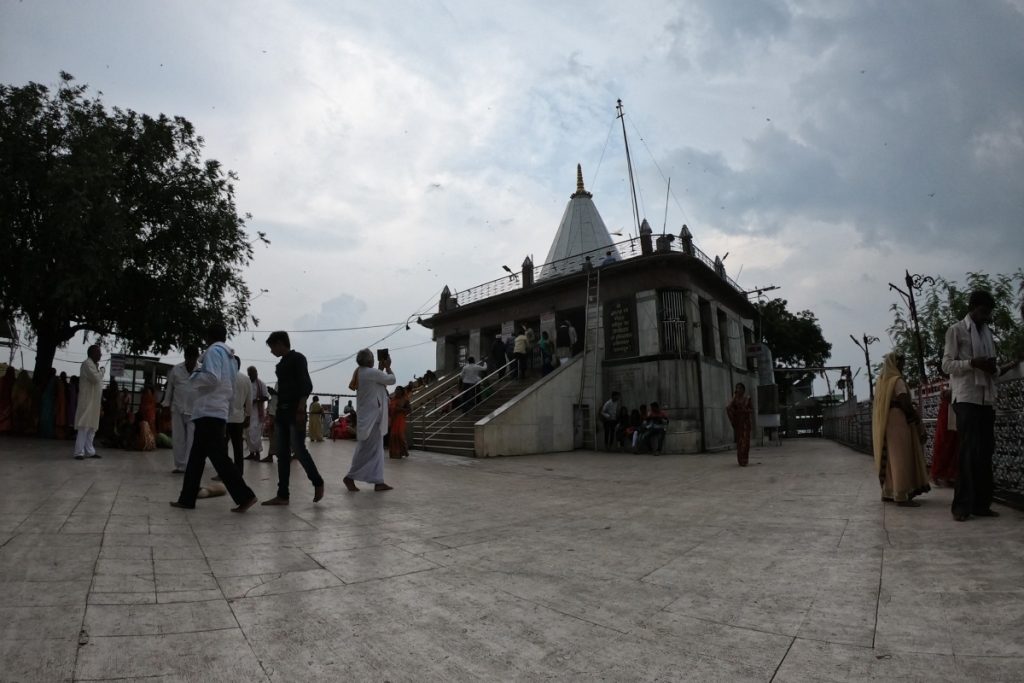 Madhya Pradesh: मैहर में स्वयं आल्हा करते है देवी की पूजा... जानें आल्हा-उदल की कहानी 4 Maihar Temple