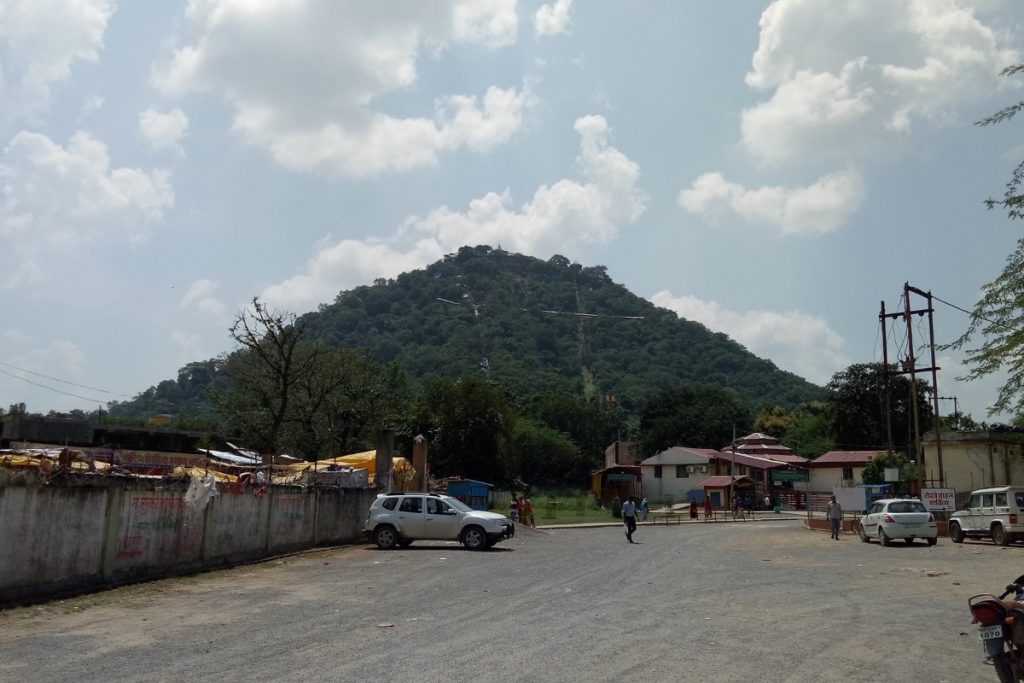 Madhya Pradesh: मैहर में स्वयं आल्हा करते है देवी की पूजा... जानें आल्हा-उदल की कहानी 2 Trikut Parvat