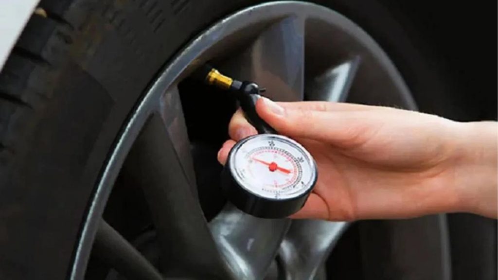 Car Tips: भीषण गर्मी में फट रहे वाहनों के टायर, सेफ्टी के लिए करें ये उपाय 1 Untitled Design 6