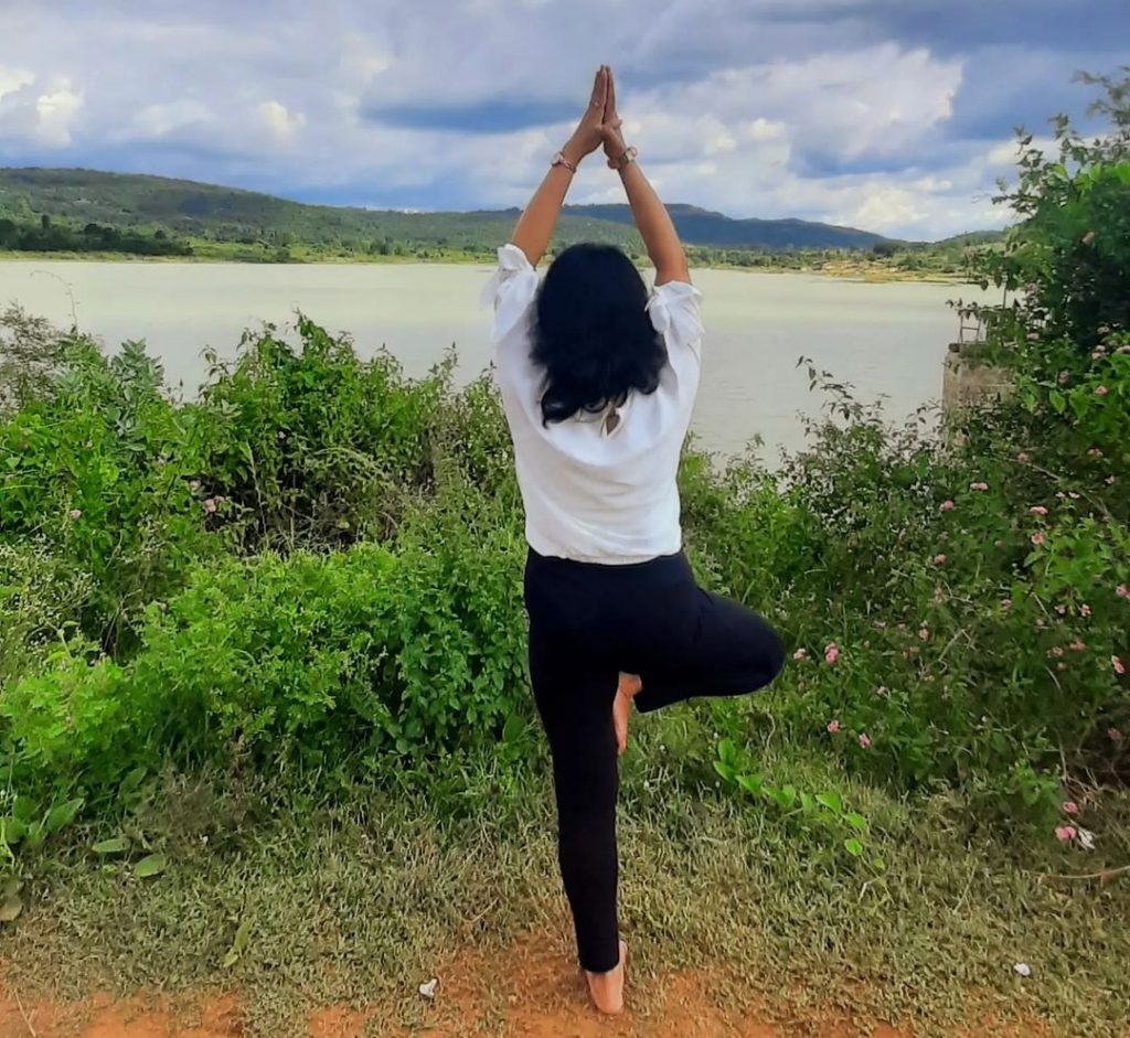 International Yoga Day 2024: योग को अपनाकर बच्चे भी रह सकते हैं तंदुरुस्त और बीमारियों से दूर 1 Vrikshasana
