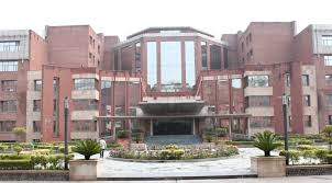 Best Colleges For Fashion Designing, 12वीं के बाद टेक्सटाइल डिजाइन में बनाएं करियर, इन कॉलेजों में ले सकते हैं एडमिशन 6 Amity