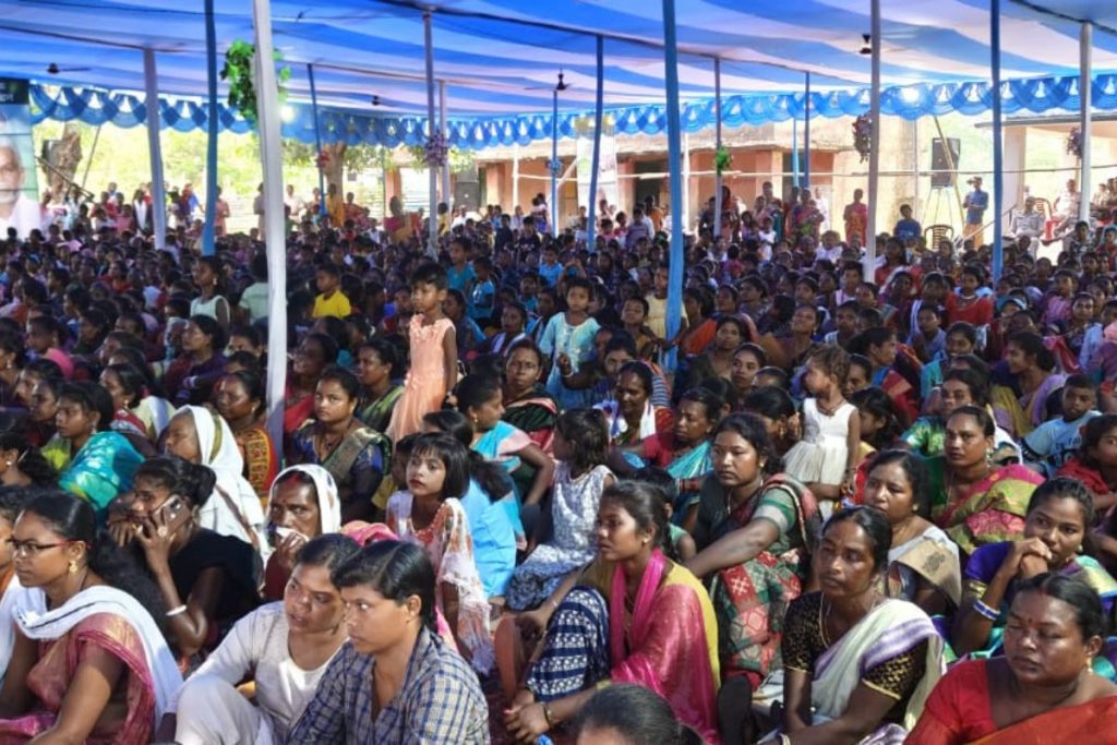 झारखंड की 21 से 50 साल की बहन-बेटियों को प्रतिमाह 1000 रुपये, हूल दिवस पर चंपाई सोरेन का ऐलान 2 Champai Soren Seraikela Jharkhand News 2