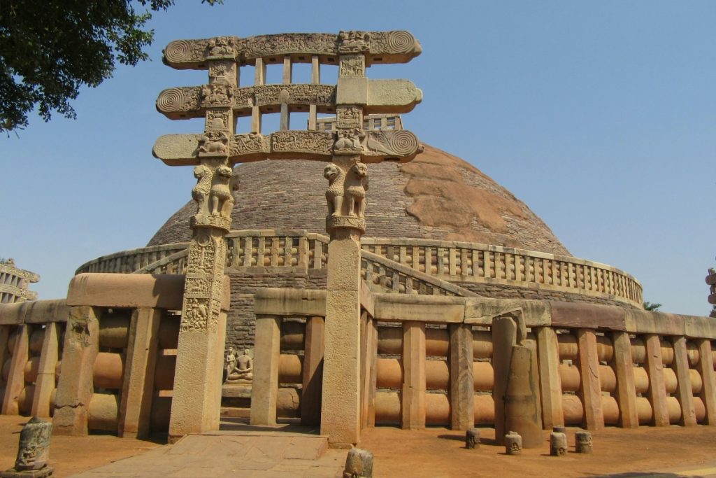 Mp Tourism- सम्राट अशोक के बौद्ध धर्म अपनाने का प्रतीक है सांची स्तूप-Unesco World Heritage Site In Madhya Pradesh 3 Toran Dwar