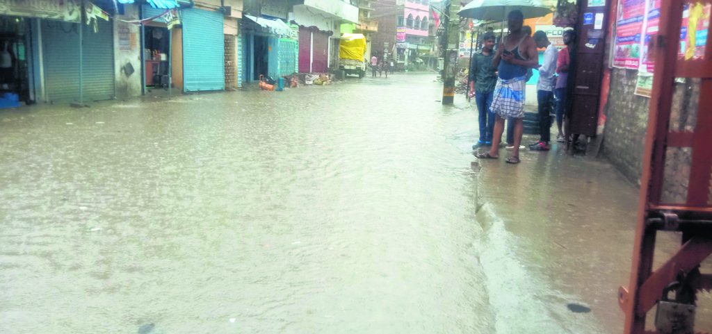 बारिश से सीवान सदर अस्पताल की हालत खराब, ओटी और डॉक्टर ड्यूटी रूम से लेकर कई वार्ड हुए पानी-पानी 1 02Siw 5 02072024 26 C261Pat144183280