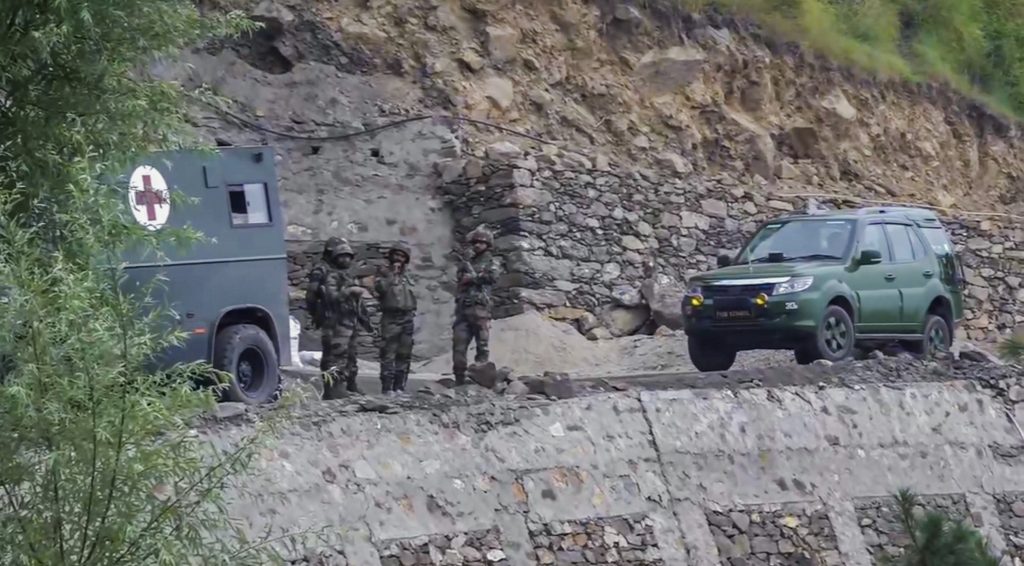 Jammu Kashmir Terrorist Attack: कहां से आतंकियों के पास आ रहे हैं चीनी और अमेरिकी हथियार? 1 18071 Pti07 18 2024 000046B