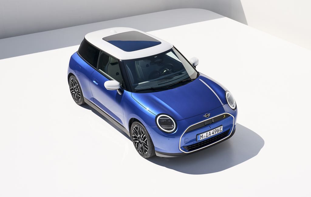 Top 5 Micro Electric Cars: पांच छोटी मगर दमदार इलेक्ट्रिक कारें 5 2024 Mini Cooper Electric