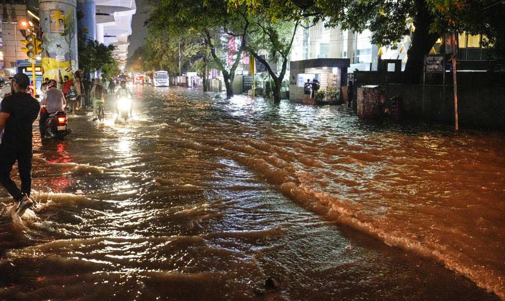 Delhi-Ncr Heavy Rainfall: दिल्ली में एक घंटे में 100 Mm से अधिक बारिश, मकान गिरे, गाड़ियां दबीं, कई के घायल होने की खबर 1 31071 Pti07 31 2024 000534A