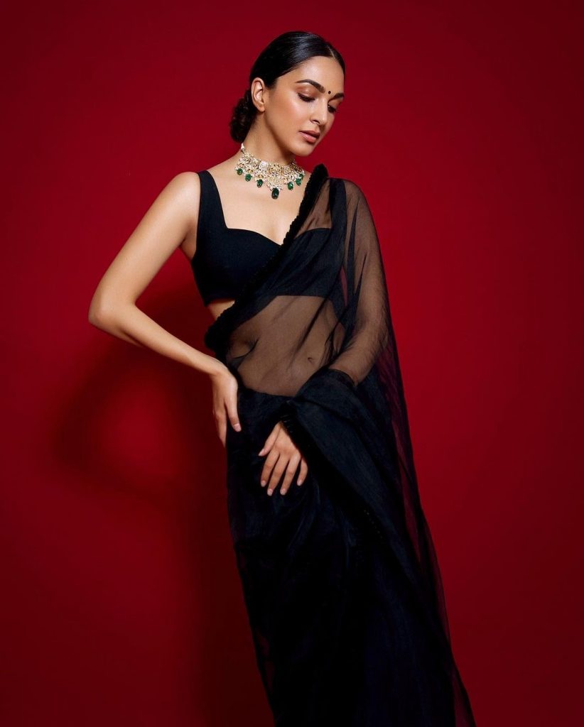 Kiara Advani Birthday: कभी आलिया के नाम से जानी जाती थी बॉलीवुड की प्रीति, जब फिल्मी पर्दे पर आने के लिए बदल दिया था नाम 1 Kiara Advani Birthday