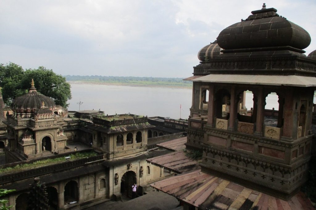 Mp Tourism: कभी सहस्त्रबाहु तो कभी अहिल्याबाई की कर्मभूमि रहा है महेश्वर, पौराणिक कथाओ में मिलता है माहिष्मति का वर्णन 1 Ahilya Devi Maheshwar Fort