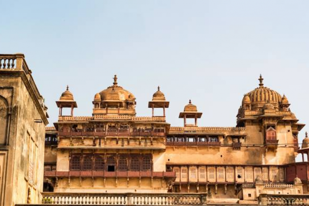 Mp Tourism: बुंदेलखंड का यह किला है बेहद खास, जहांगीर के स्वागत में बनवाया था महल 2 Jahangir Mahal
