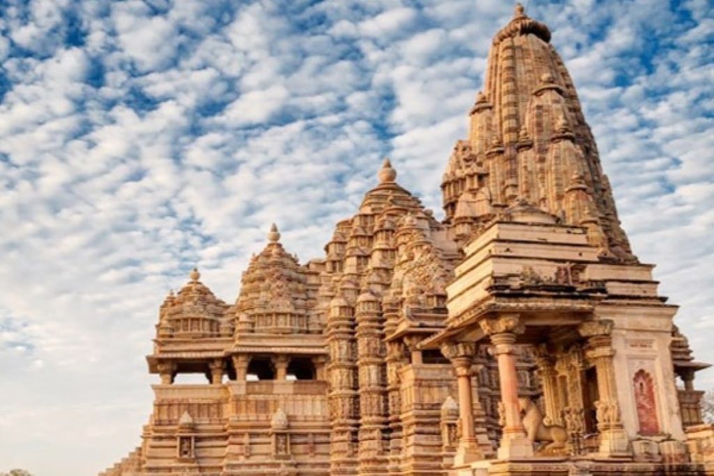 Mp Tourism:कंदारिया महादेव मंदिर है खजूराहों का सबसे प्रसिद्ध शैव मंदिर 1 Kandariya Mahadeva Temple 1 1