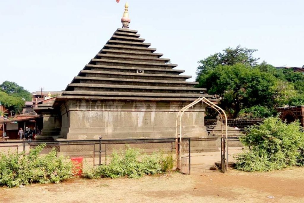 Maharashtra Tourism: प्रकृति की गोद में बसा महाबलेश्वर धाम, रुद्राक्ष रूप में स्थित है शिवलिंग 2 Mahabaleshwar Temple Maharashtra