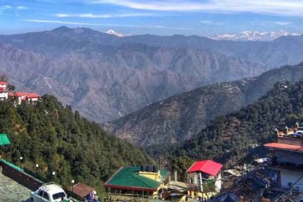 Friendship Day 2024: फ्रेंडशिप डे पर दोस्तों के साथ घूमने के लिए शानदार है ये जगहें 2 Mussorie