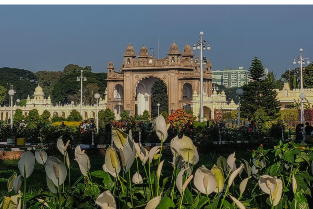Karnataka Tourism: 97,000 रोशनी से जगमगाता है मैसूर पैलेस, क्या है इसकी कहानी 4 Mysuru Palace Karnatakaindia1