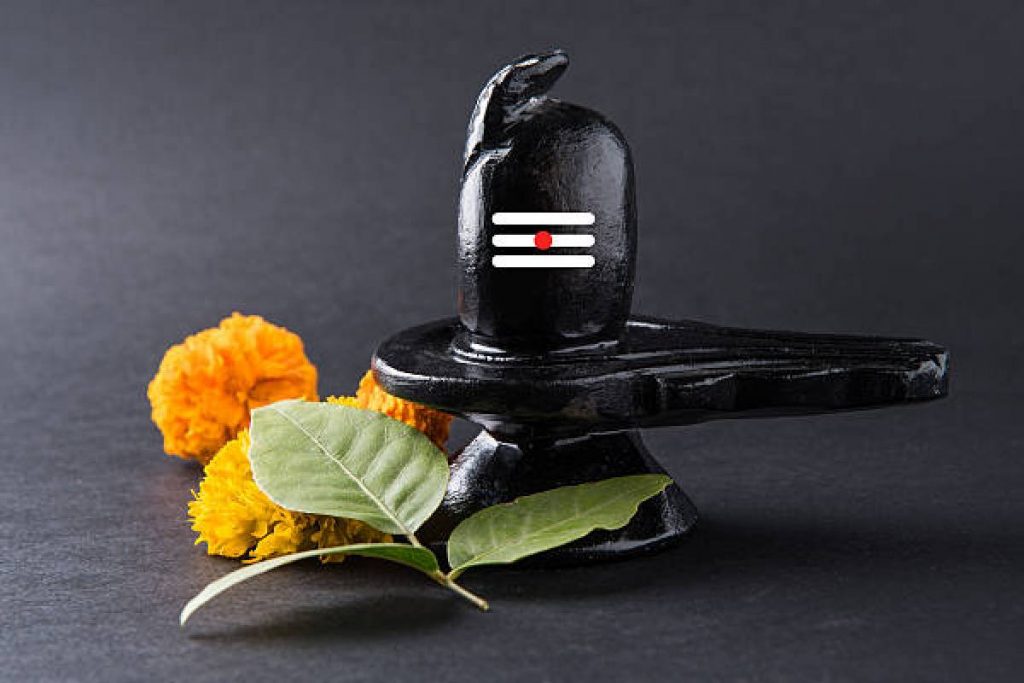 Shivling Prasad: क्या आप भी खाते हैं शिवलिंग पर चढ़ा प्रसाद? जानें महत्वपूर्ण बातें… 2 New Project 45 2