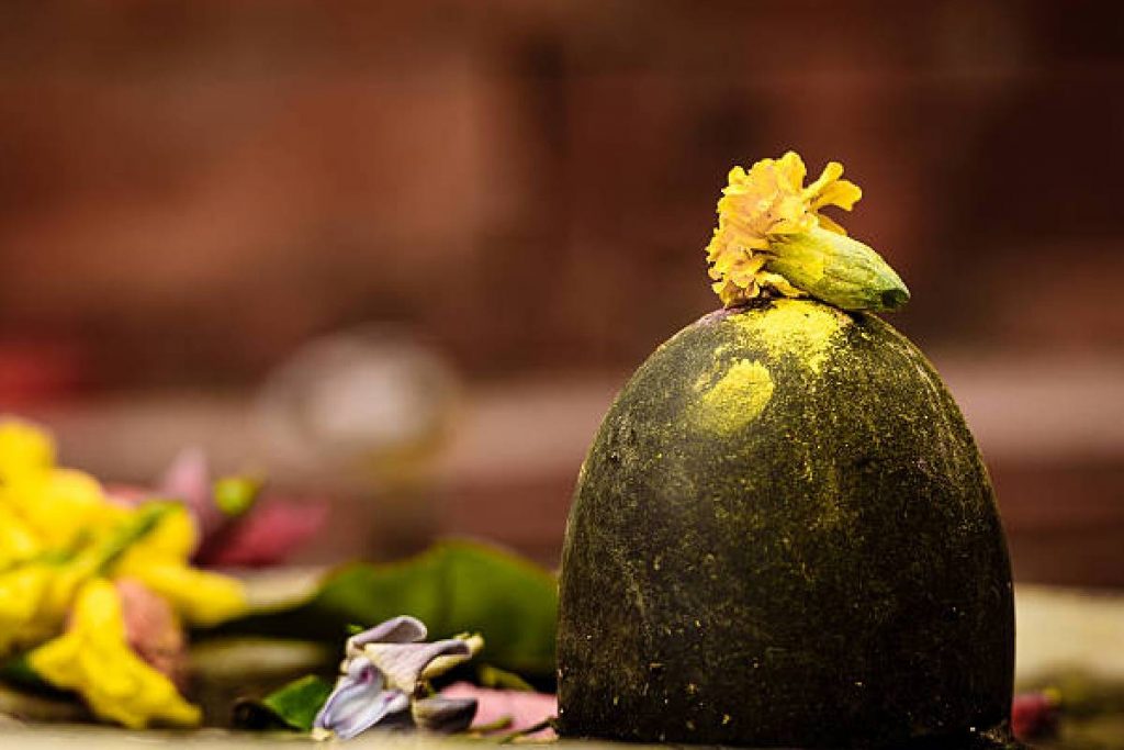 Shivling Prasad: क्या आप भी खाते हैं शिवलिंग पर चढ़ा प्रसाद? जानें महत्वपूर्ण बातें… 3 New Project 46 1