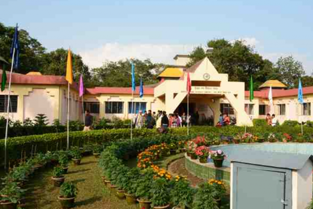 West Bengal Tourist Destinations: सिलीगुड़ी में घूमने लायक 15 जगहें और करने लायक चीजें 5 North Bengal Science Centre