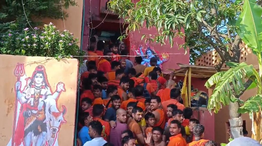 Photos: सावन की दूसरी सोमवारी पर कांवड़ियों से पैक हुआ सुल्तानगंज, अजगैवीनाथ मंदिर में भी उमड़े शिवभक्त 5 Screenshot 2024 07 29 083712