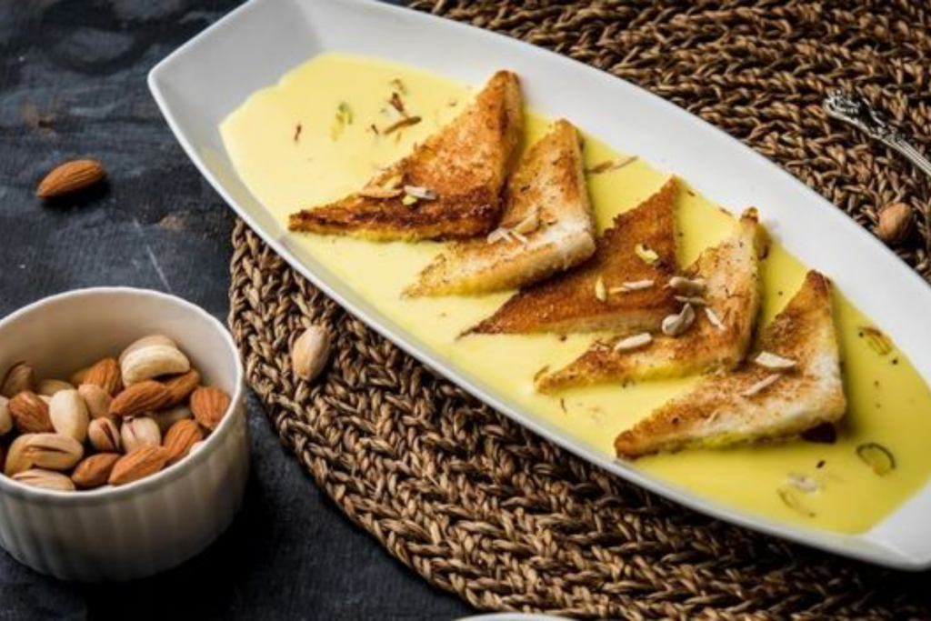 Famous Food Of Bhopal: पोहा से लेकर जलेबी, भोपाल आएं तो जरूर लें इन डिशेज का स्वाद 8 Shahi Tukda