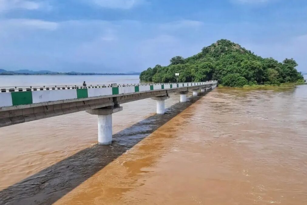 Odisha Tourism: ओडिशा के सुरम्य परिदृश्य में बसा है सिंहनाथ पीठ 1 Singhnath Peeth