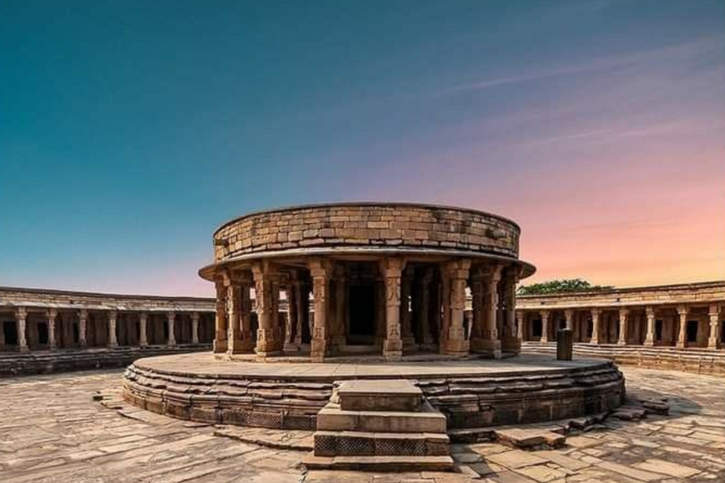 Mp Tourism: कभी तंत्र विद्या का केंद्र हुआ करता था मध्यप्रदेश का चौसठ योगिनी मंदिर 1 The Chausath Yogini Temple 1