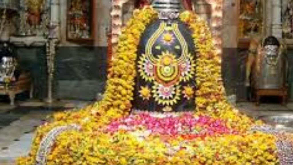 Dwadash Jyotirling: सावन में द्वादश ज्योतिर्लिंग के मात्र नाम लेने से सभी कष्ट होते है दूर, जानें बारह ज्योतिर्लिंगों के दर्शन करने का शुभ फल 11 Untitled Design 11 8