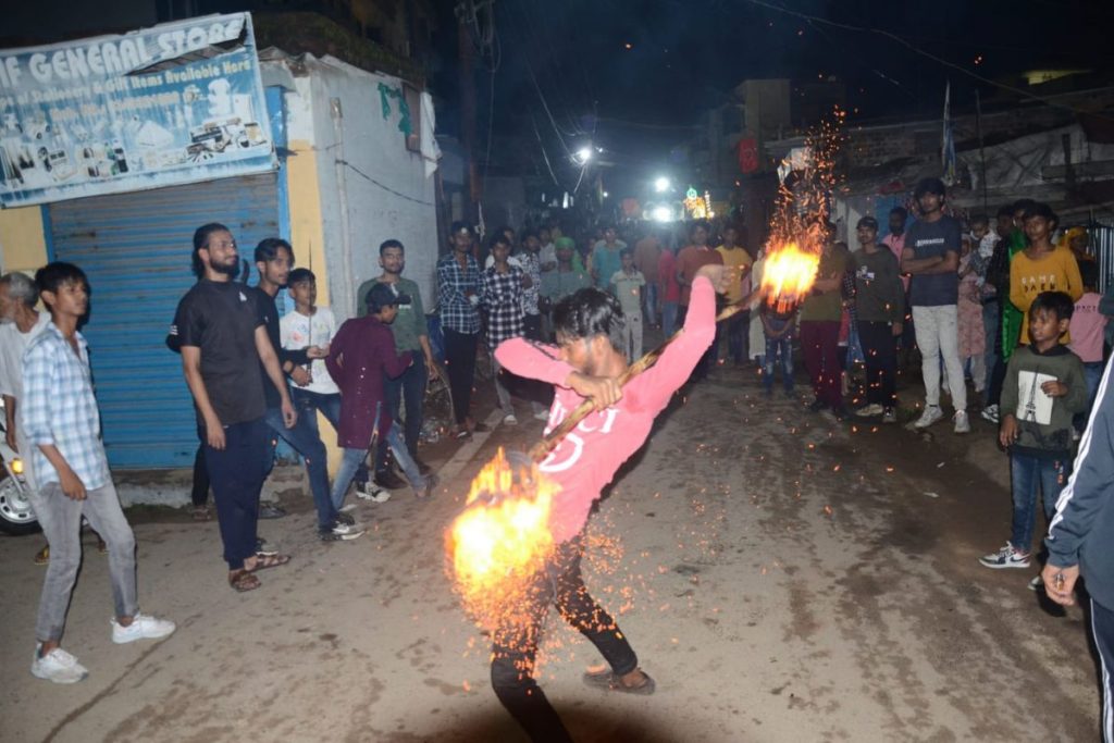 Photos: मुहर्रम की झांकी में दिखी रॉकेट लांचर और अली की तलवार, आज निकलेगा जुलूस, सुरक्षा के पुख्ता इंतजाम 4 Untitled Design 2 5