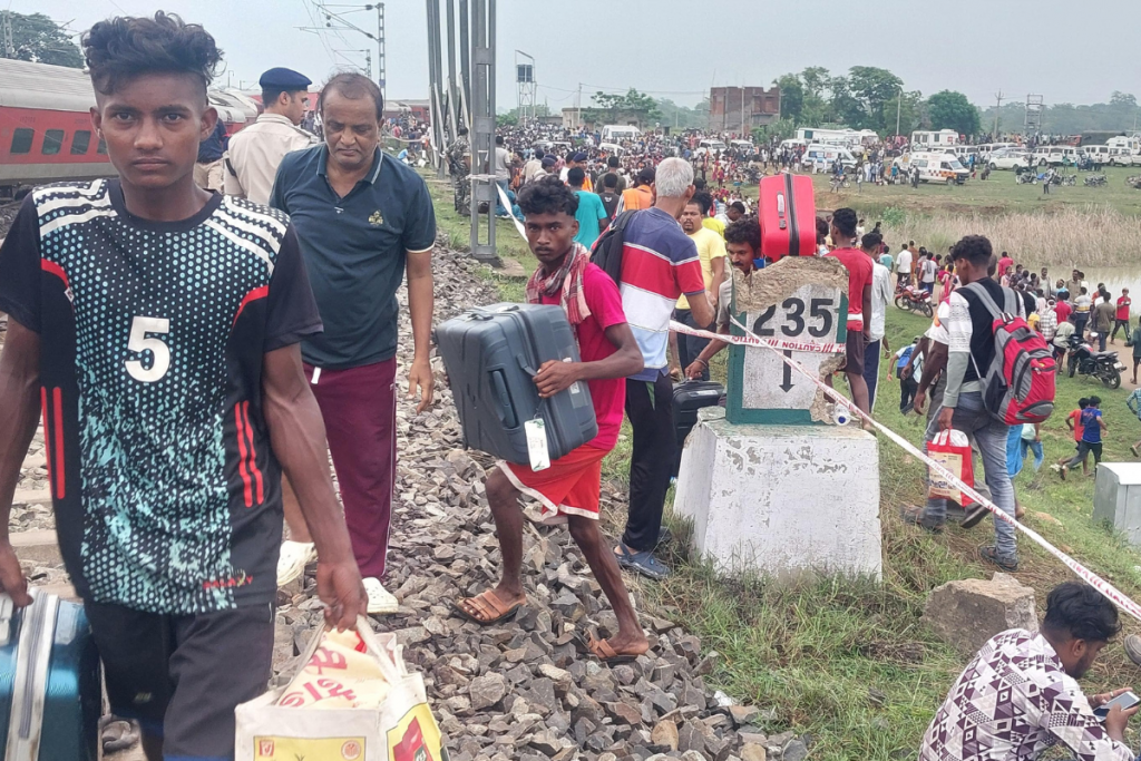 Jharkhand Train Accident: झारखंड ट्रेन हादसे में 2 यात्रियों की मौत, 18 घायल 3 Untitled Design 2024 07 30T170740.514
