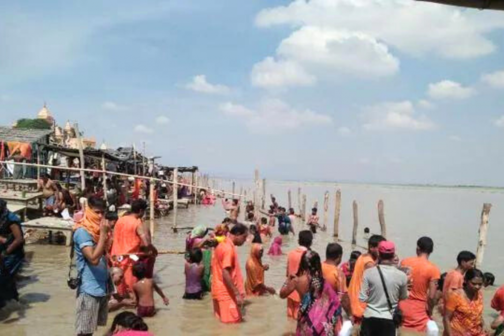 Shravani Mela 2024: बाबा बैद्यनाथ को पसंद है सुल्तानगंज का गंगा जल, भक्त इसके लिए करते हैं कठोर तपस्या, जानें क्यों? 1 Untitled Design 26 4