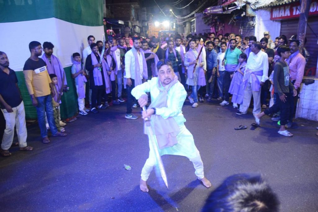Photos: मुहर्रम की झांकी में दिखी रॉकेट लांचर और अली की तलवार, आज निकलेगा जुलूस, सुरक्षा के पुख्ता इंतजाम 3 Untitled Design 4 5