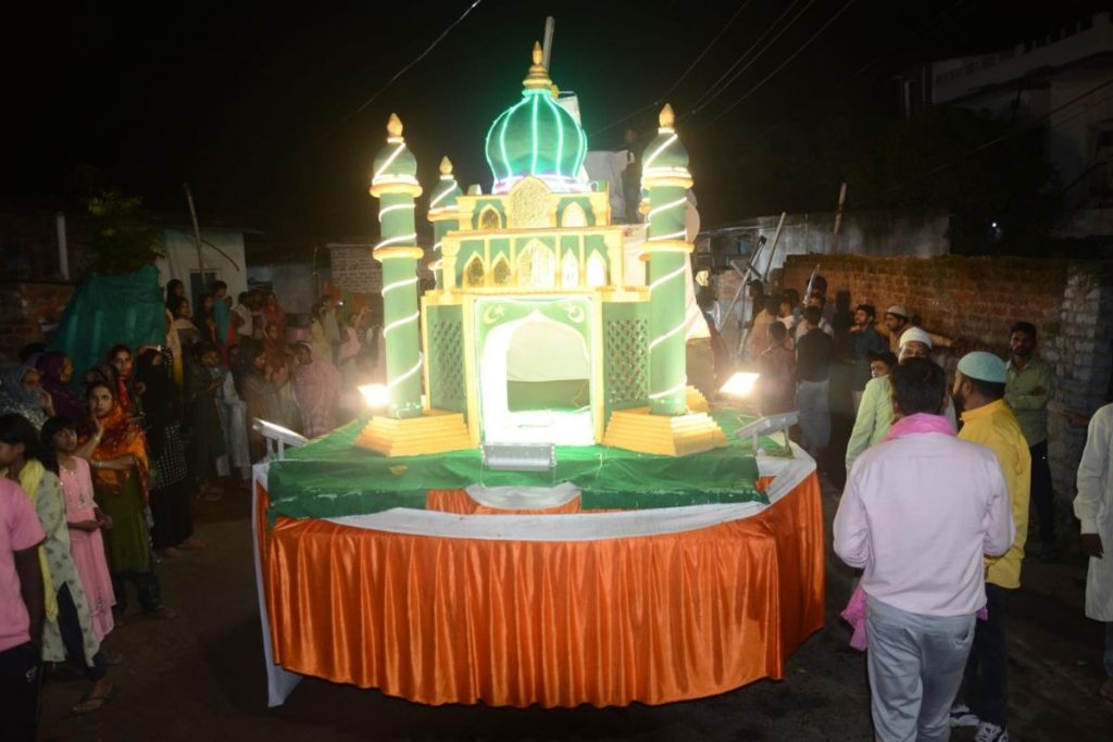 Photos: मुहर्रम की झांकी में दिखी रॉकेट लांचर और अली की तलवार, आज निकलेगा जुलूस, सुरक्षा के पुख्ता इंतजाम 1 Untitled Design 47