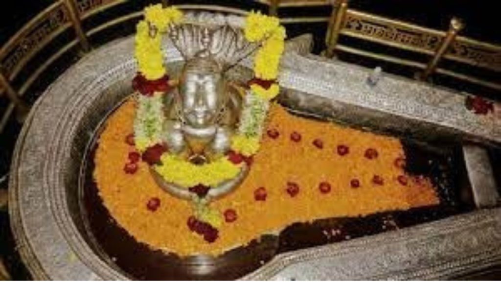 Dwadash Jyotirling: सावन में द्वादश ज्योतिर्लिंग के मात्र नाम लेने से सभी कष्ट होते है दूर, जानें बारह ज्योतिर्लिंगों के दर्शन करने का शुभ फल 6 Untitled Design 8 7