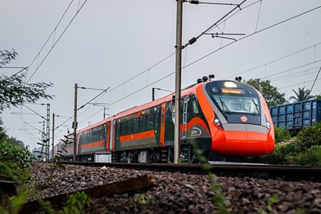 Cheapest Vande Bharat Express Trains: वंदे भारत में करना चाहते है ट्रैवल, तो इन सस्ते ट्रेन से कर सकते हैं ट्रैवल 2 Vande Bharat