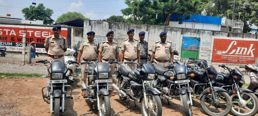 बाइक चोरी कर बंधक रखने वाले गिरोह के दो सदस्य गिरफ्तार,9 Bike और 3 Scotty बरामद 1 A
