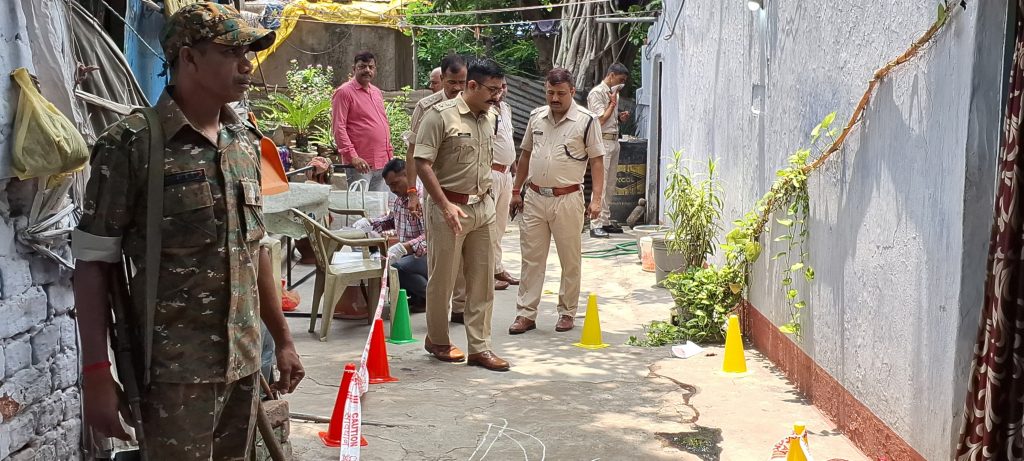 बर्मामाइंस : पार्टी मनाने के दौरान युवक की गोली मार कर हत्या 2 Aaaa