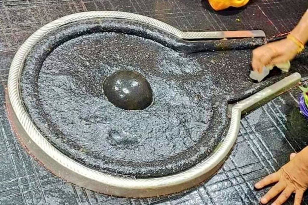 Shravani Mela: सावन में 1 माह शिव भक्तों से गुलजार रहता है देवघर, कैसे पहुंचें बाबाधाम? 1 Baba Baidyanath Deoghar Shravani Mela