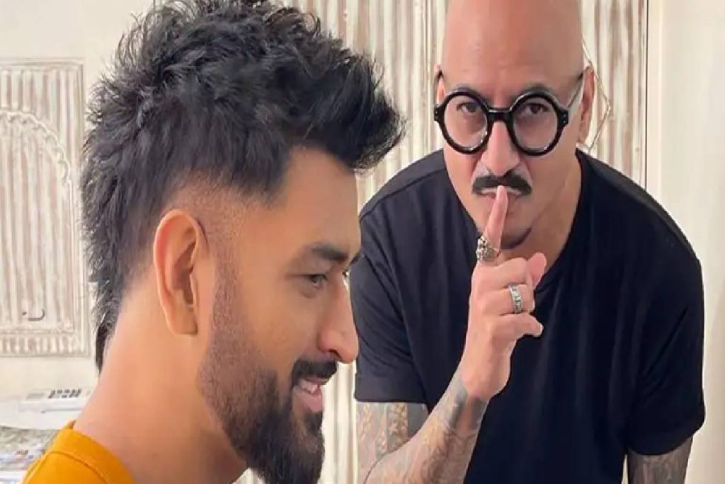 Dhoni Hairstyle: धोनी के 5 बेस्ट हेयरस्टाइल के दीवाने हैं फैन्स, किसकी तरह दिखना चाहते थे माही? किसने कहा था- मत कटवाना अपने बाल 7 Dhoni 6