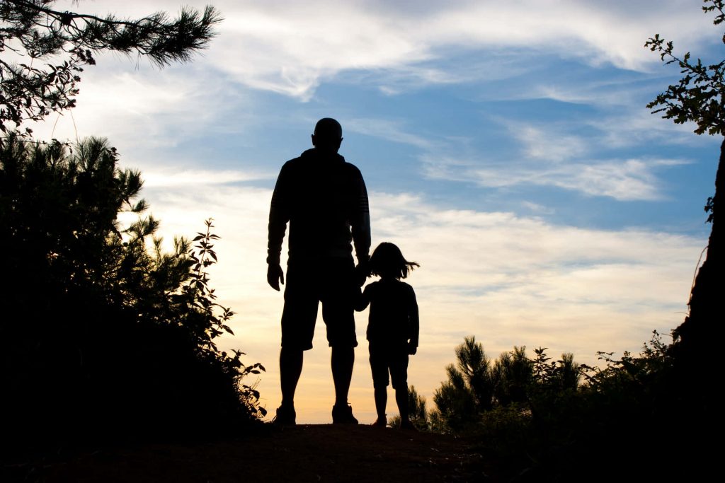 Property : पिता की प्रॉपर्टी में कितना हो ता है बेटियों का हक, क्या है कानून? 1 Father And Daughter Pictures W1Vdwpm79Rup4Ver