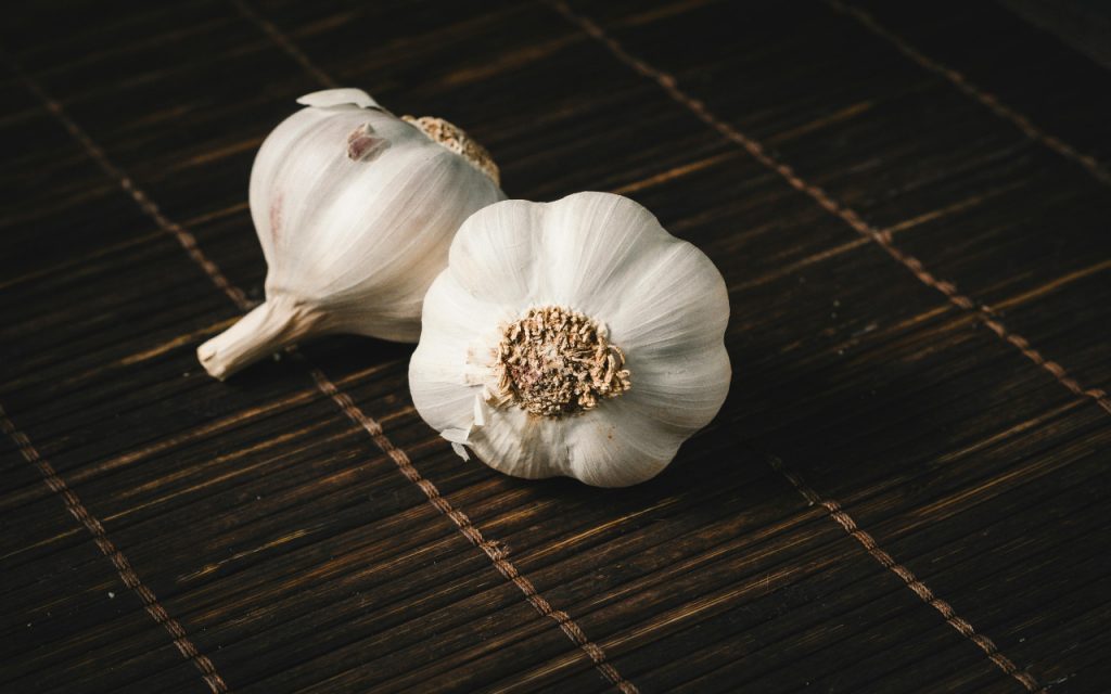 Kitchen Tips For Vegetable: कहीं आप भी तो नहीं रखती इन सब्जियों को फ्रिज के अंदर? 4 Garlic Oil