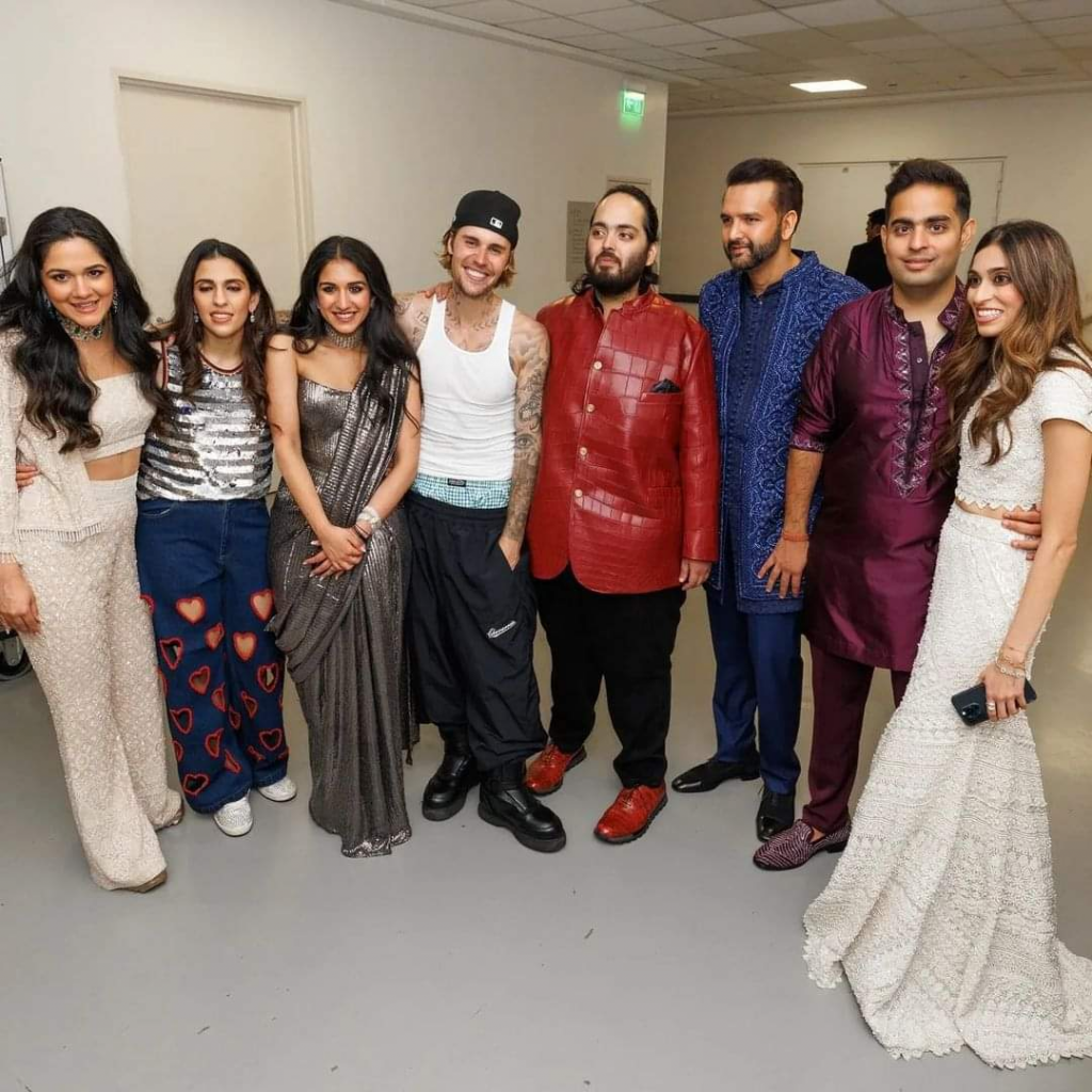 Anant And Radhika Wedding: एमएस धोनी से लेकर सचिन तेंदुलकर सब ने बिखेरा जलवा, डांस वीडियो हुआ वायरल 2 Image 159