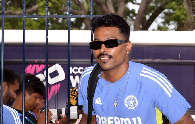 T20 विश्व कप जीतने के बाद हार्दिक पांड्या का उनके होम टाउन में जोरदार स्वागत, देखें विडियो 2 Image 206