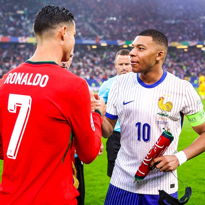 Uefa Euro 2024: फ्रांस ने पुर्तगाल को पेनल्टी शूटआउट में हराया, सेमीफाइनल में स्पेन से होगा मुकाबला 1 Image 79
