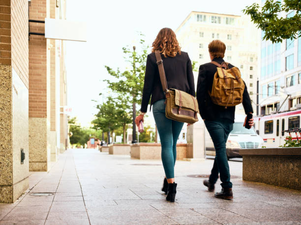 Personality Test: जानिए आपके पर्स पकड़ने का तरीका आपके बारे में क्या बतलाता है 3 Istockphoto 1170755873 612X612 1