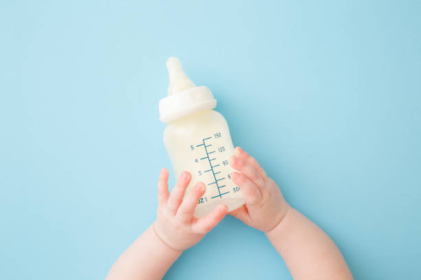 Baby Care: प्लास्टिक फीडर से फैलती है बच्चों में कई तरह की बीमारी, ऐसे करें साफ 2 Istockphoto 1202277104 612X612 1
